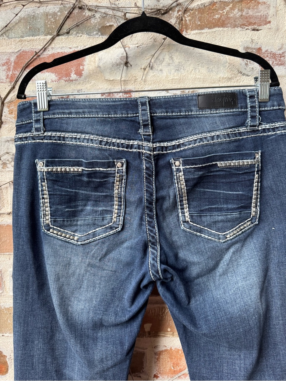 Daytrip (Buckle) Virgo Skinny Embellished Dark Wash Jeans - Size 29R